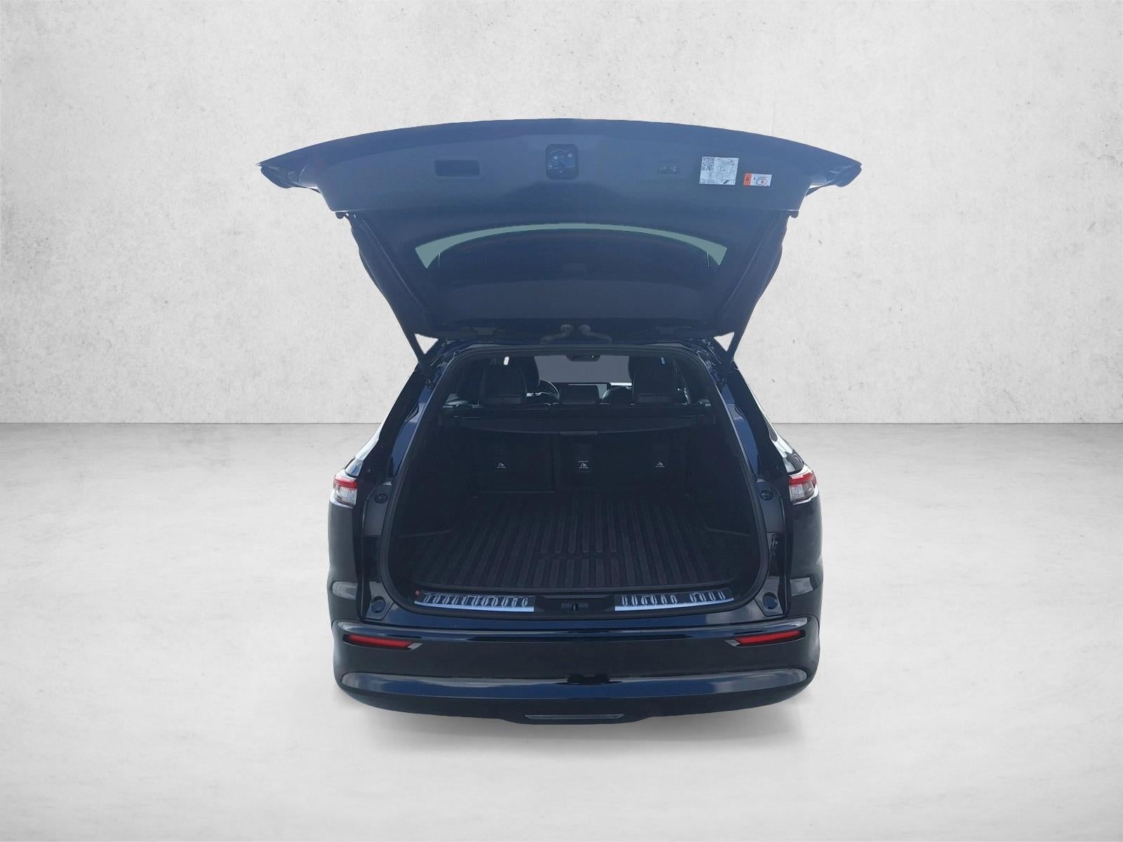 2025 Toyota Crown Signia XLE AWD (Natl)