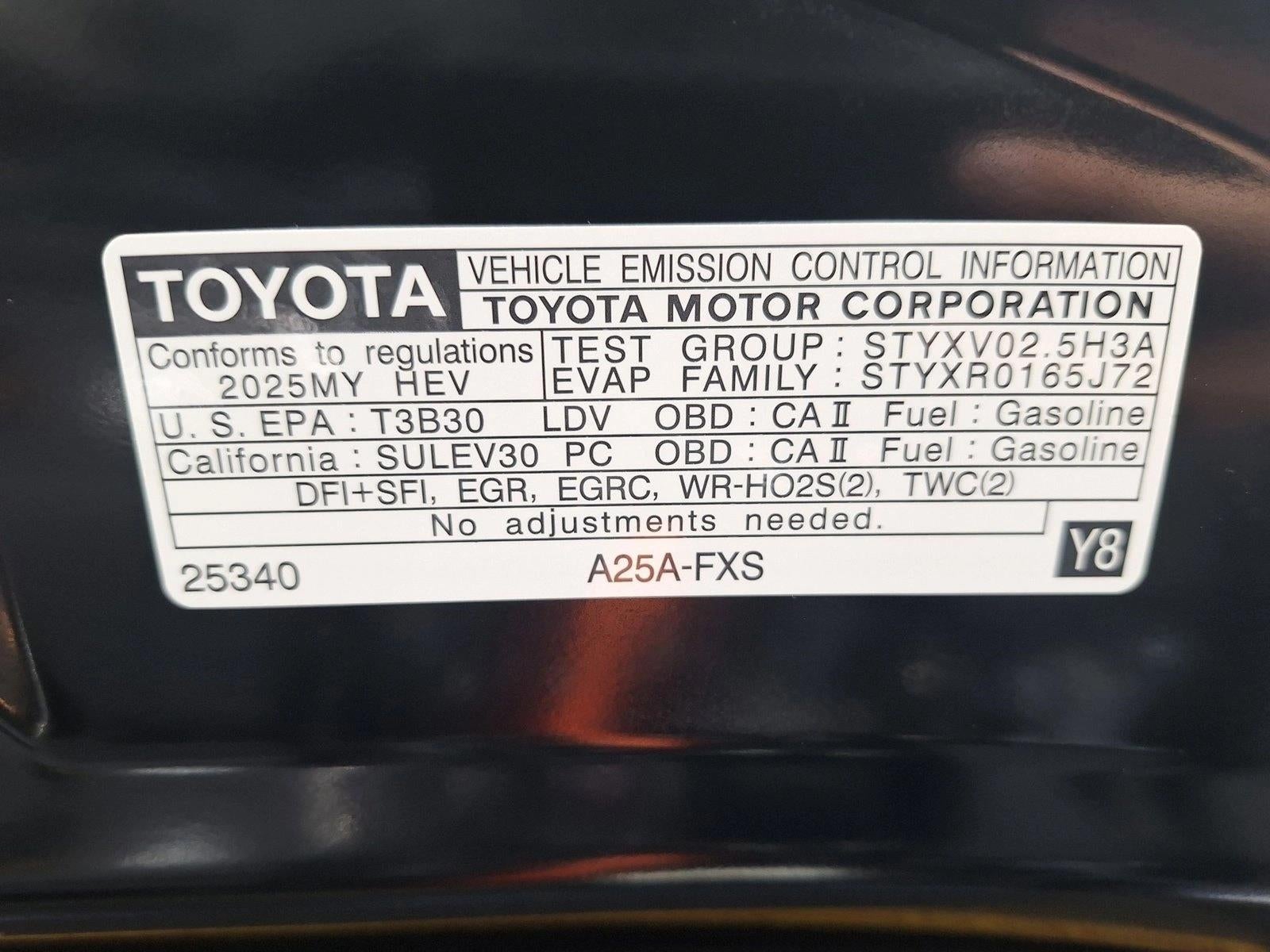 2025 Toyota Crown Signia XLE AWD (Natl)