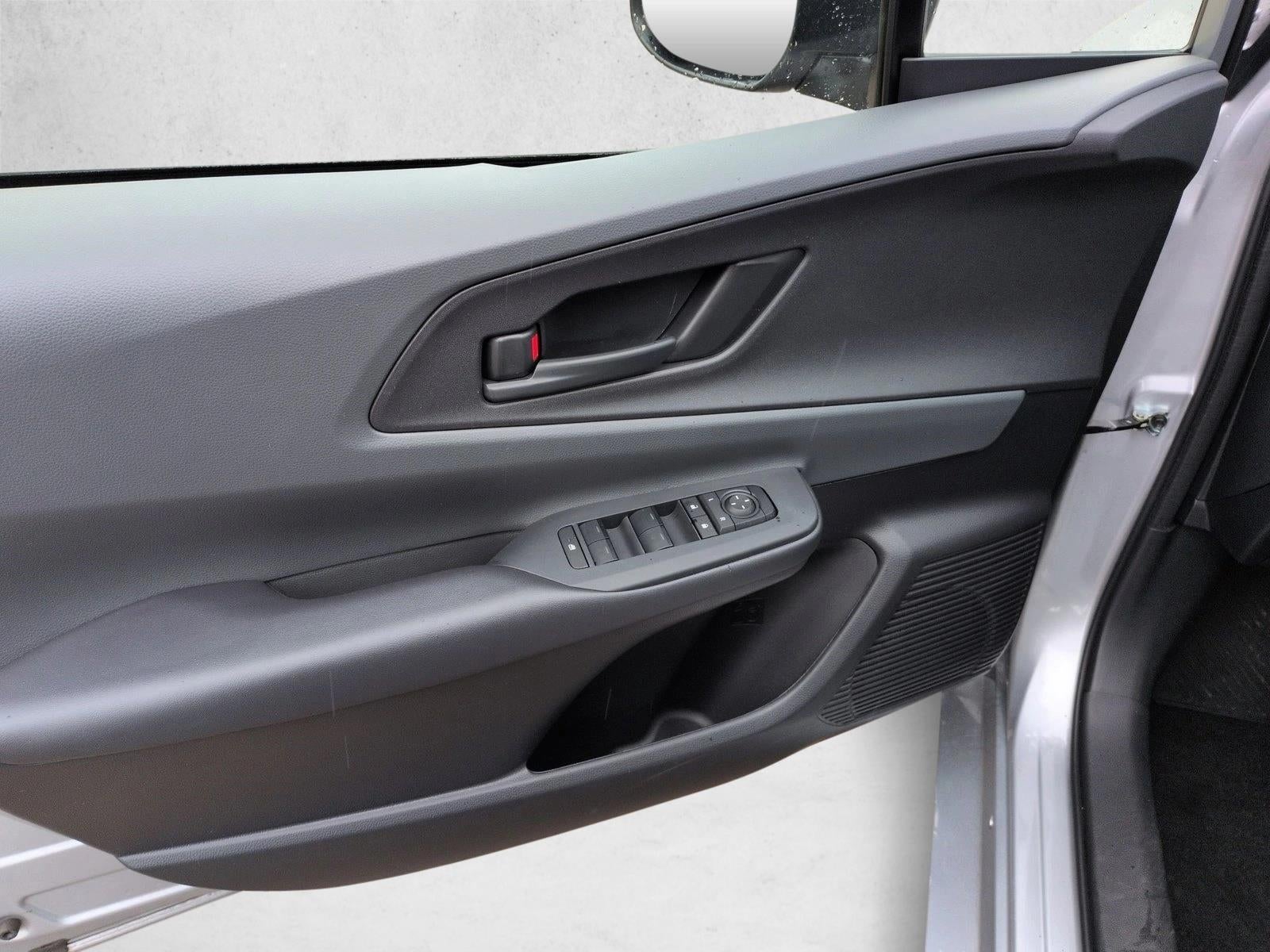 2025 Toyota Prius LE (Natl)