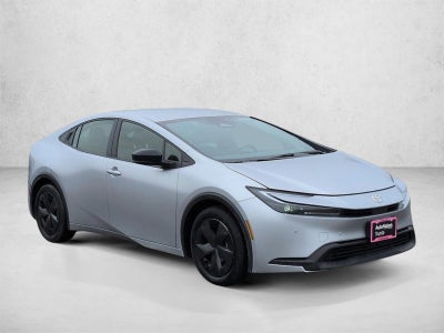 2025 Toyota Prius LE (Natl)