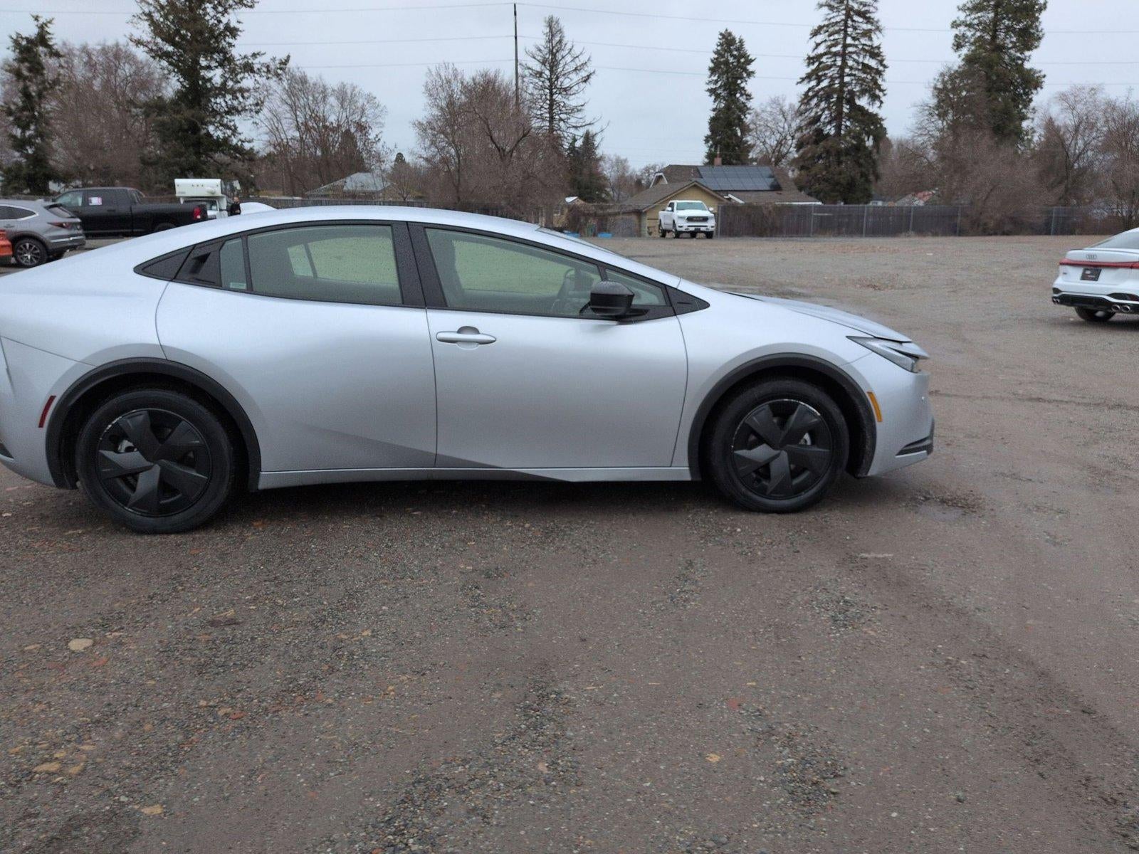 2025 Toyota Prius LE (Natl)