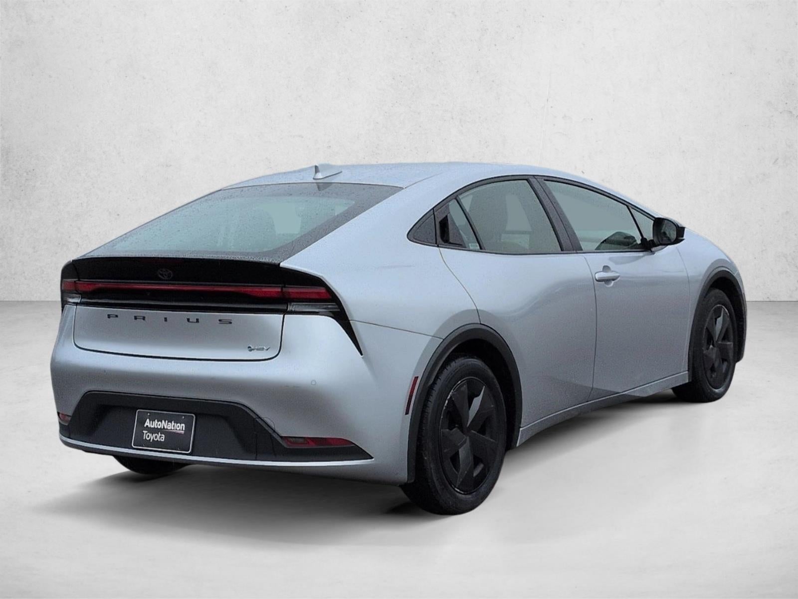 2025 Toyota Prius LE (Natl)