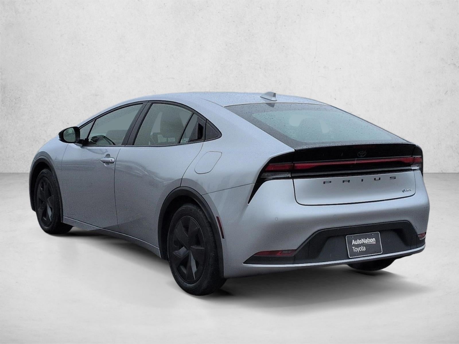 2025 Toyota Prius LE (Natl)