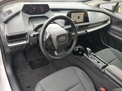 2025 Toyota Prius LE AWD (Natl)