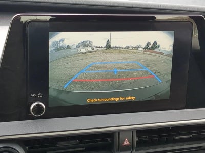 2025 Toyota Prius LE AWD (Natl)