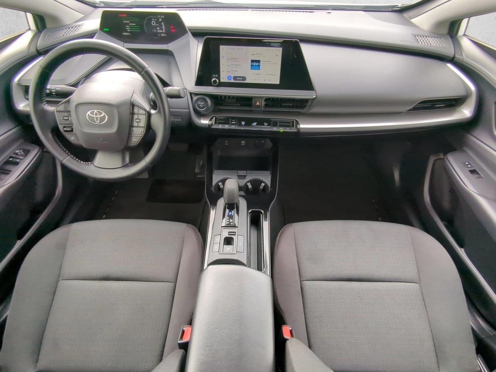 2025 Toyota Prius LE AWD (Natl)