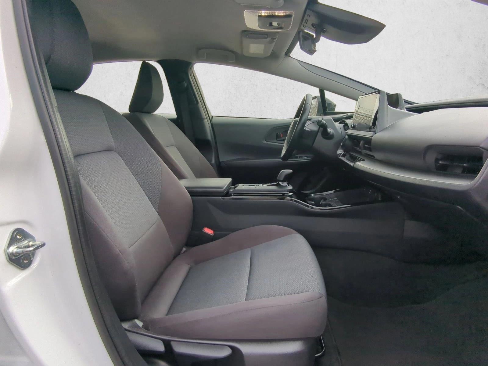 2025 Toyota Prius LE AWD (Natl)