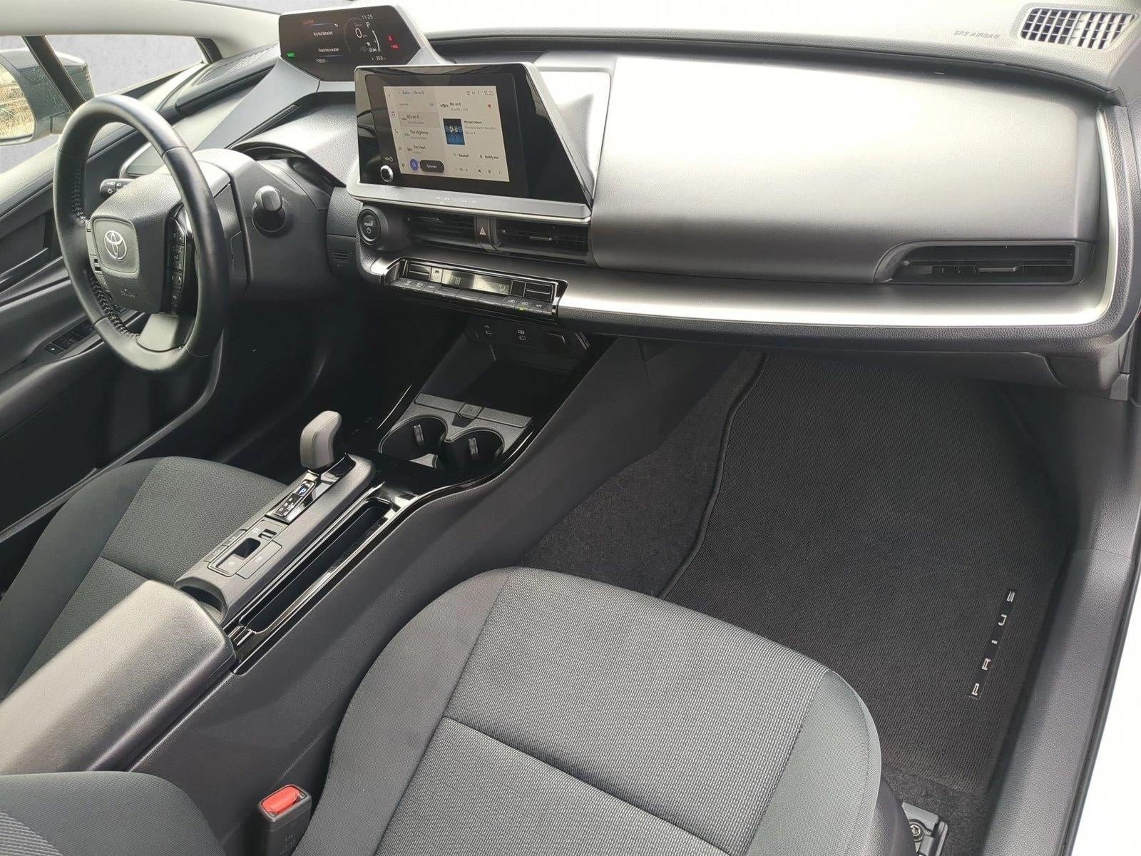 2025 Toyota Prius LE AWD (Natl)