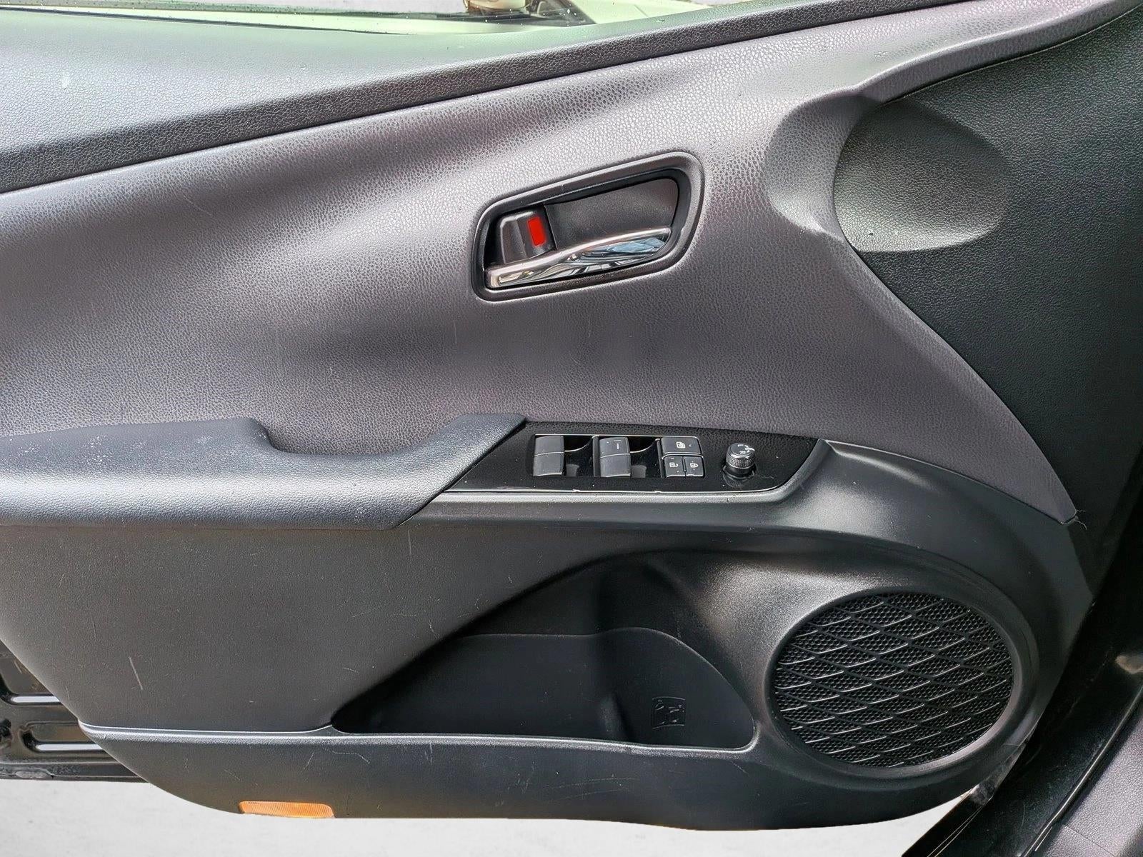 2022 Toyota Prius LE (Natl)