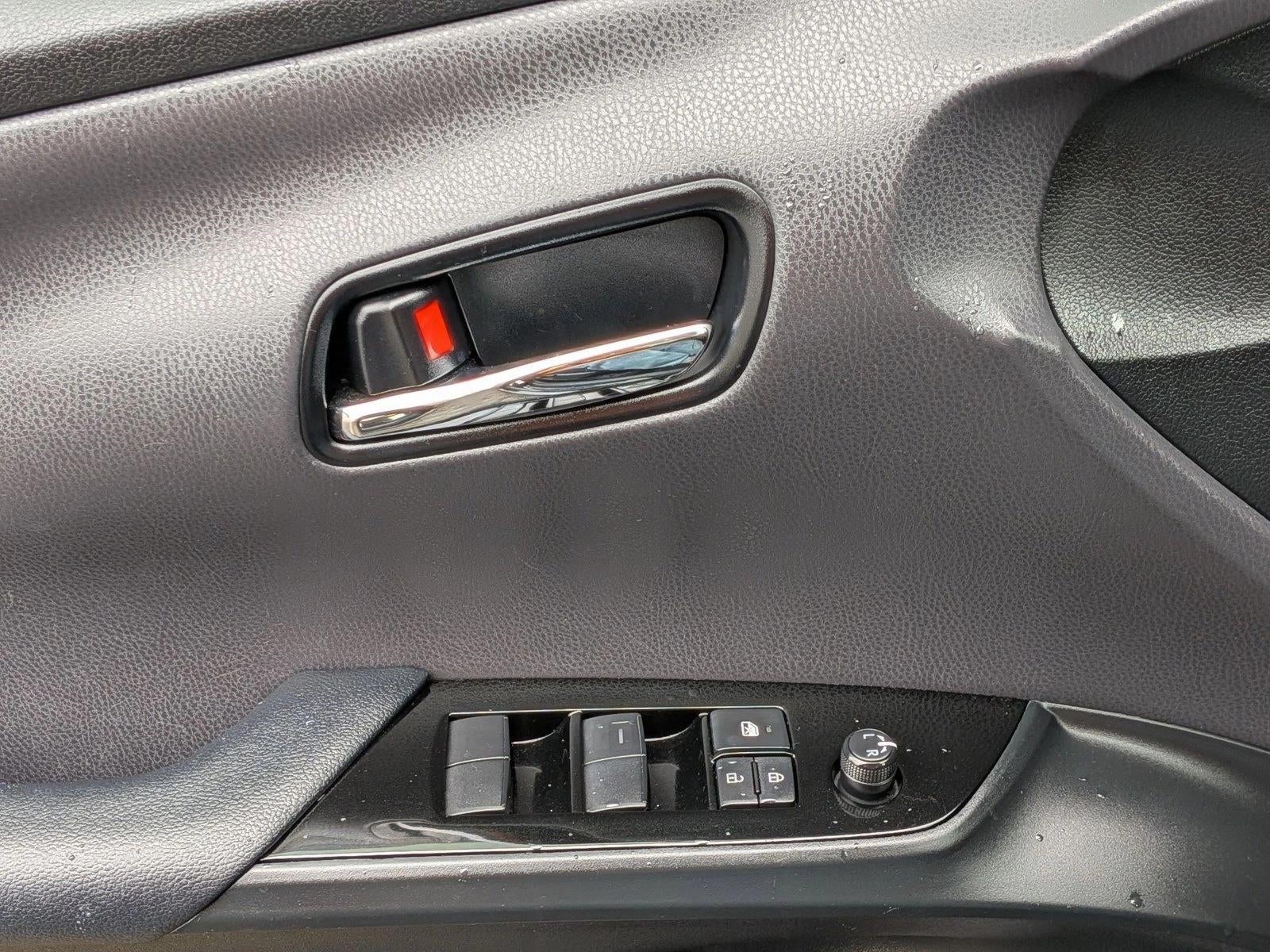 2022 Toyota Prius LE (Natl)