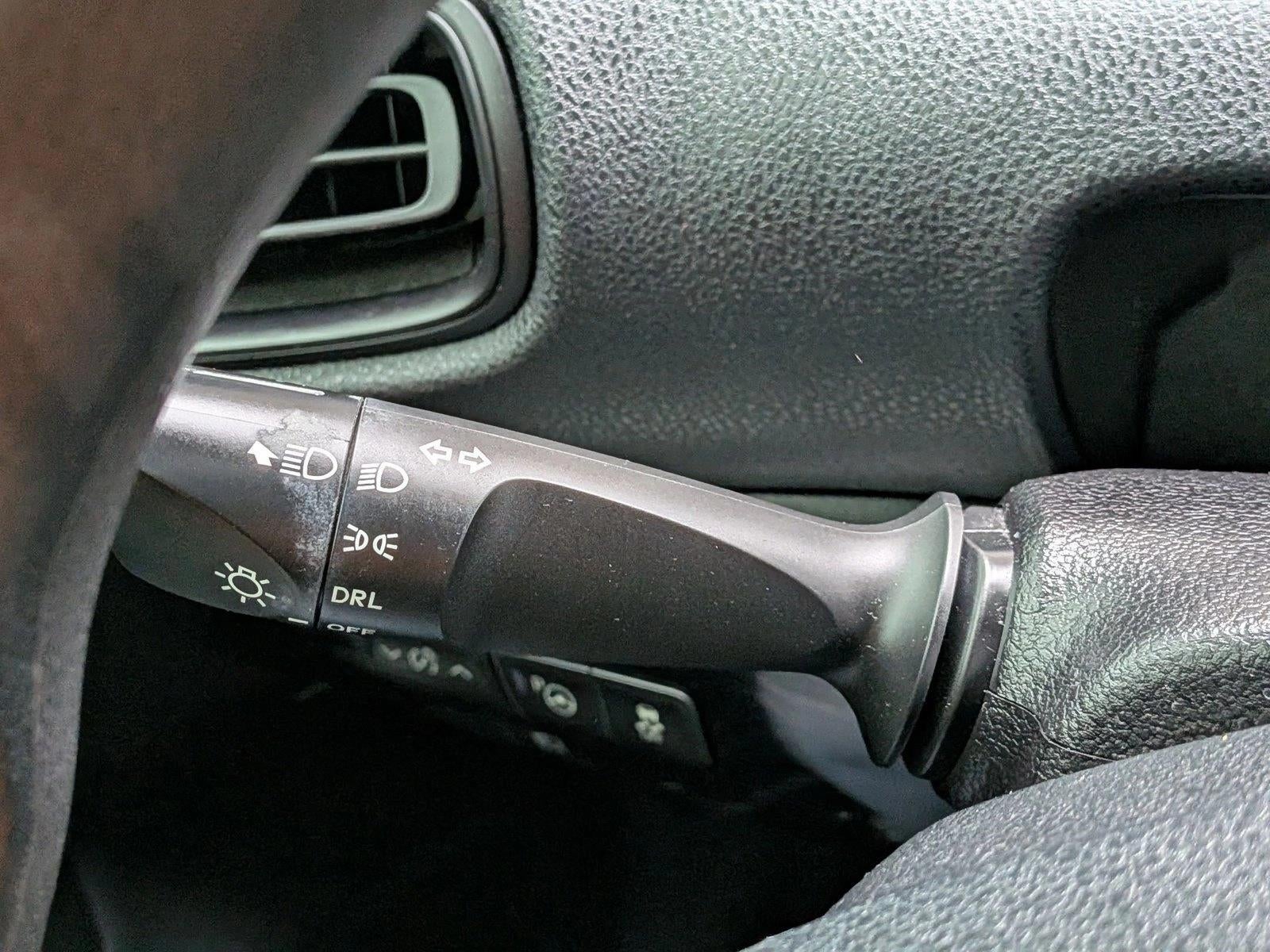 2022 Toyota Prius LE (Natl)