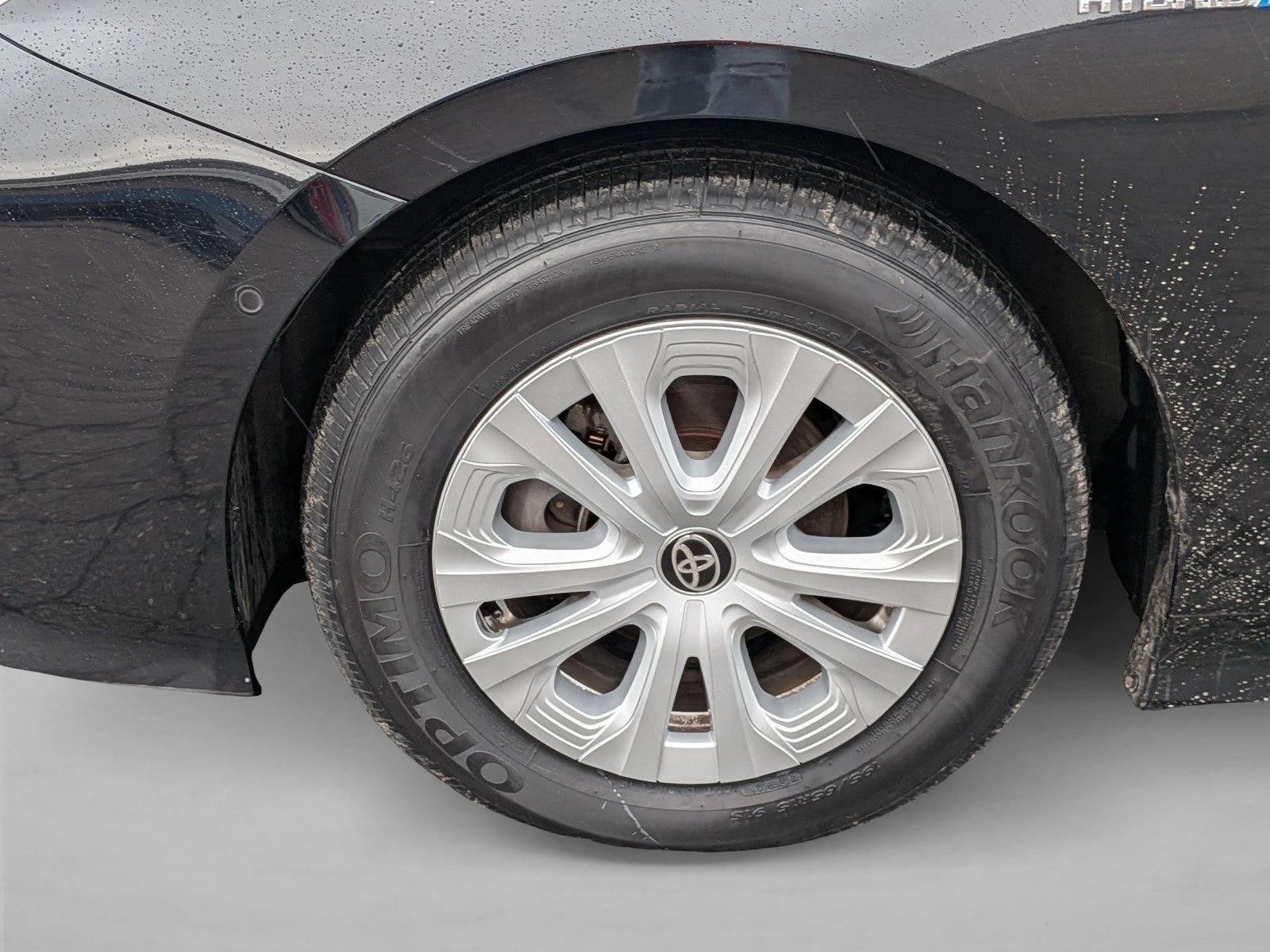 2022 Toyota Prius LE (Natl)