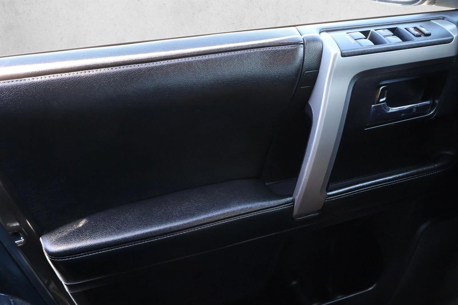 2014 Toyota 4Runner RWD 4dr V6 SR5 (Natl)