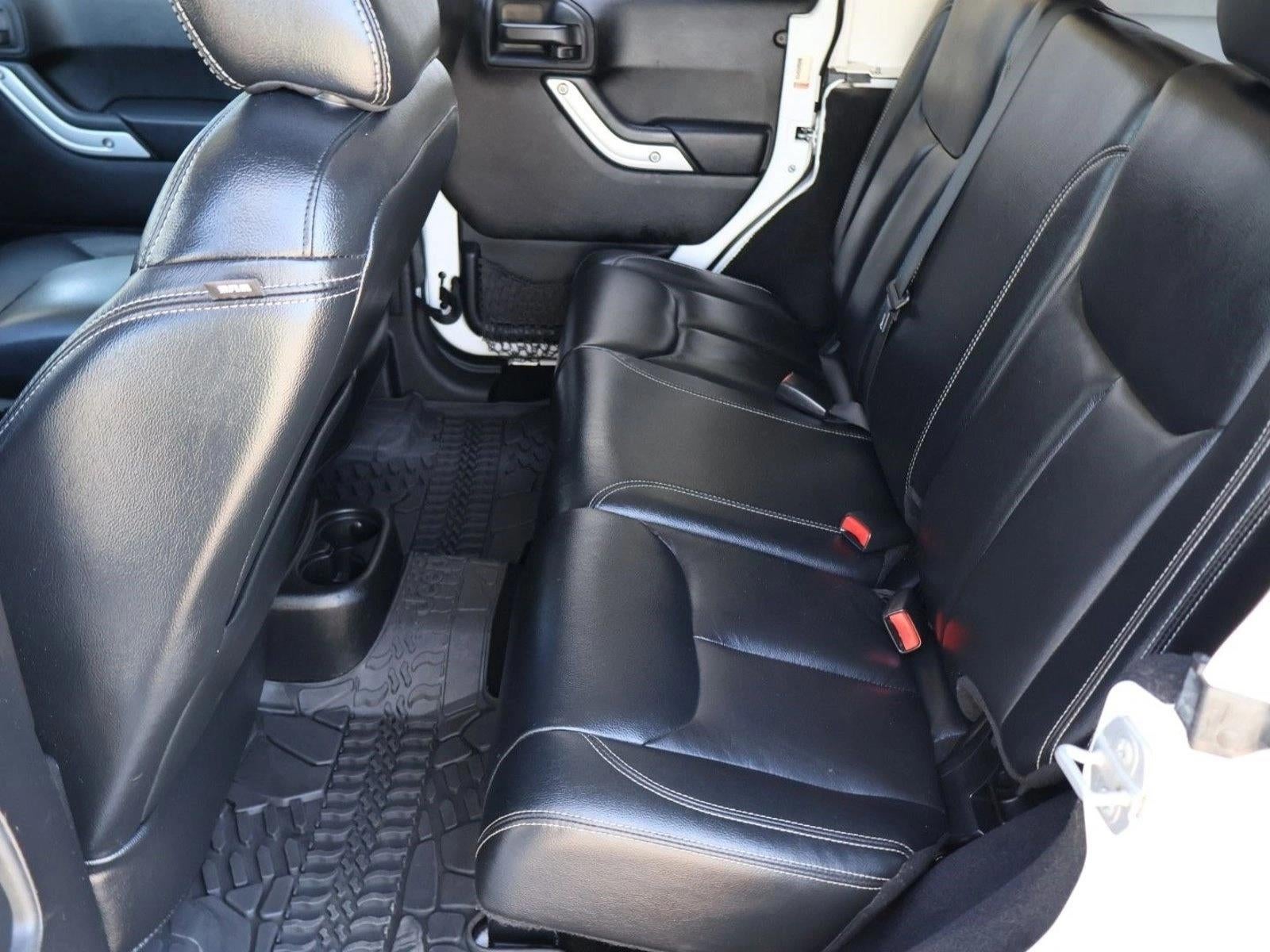 2015 Jeep Wrangler Unlimited 4WD 4dr Sahara