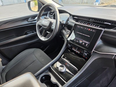 2023 Jeep Grand Cherokee L Laredo 4x2