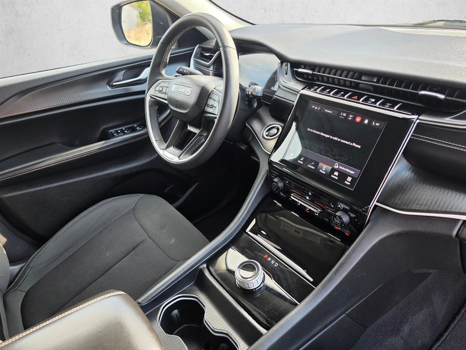 2023 Jeep Grand Cherokee L Laredo 4x2