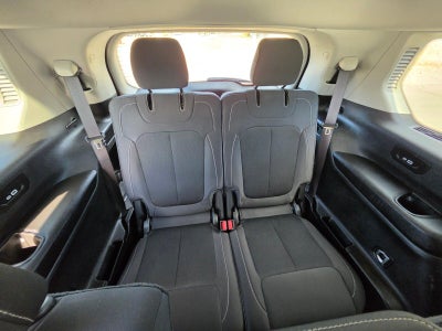 2023 Jeep Grand Cherokee L Laredo 4x2