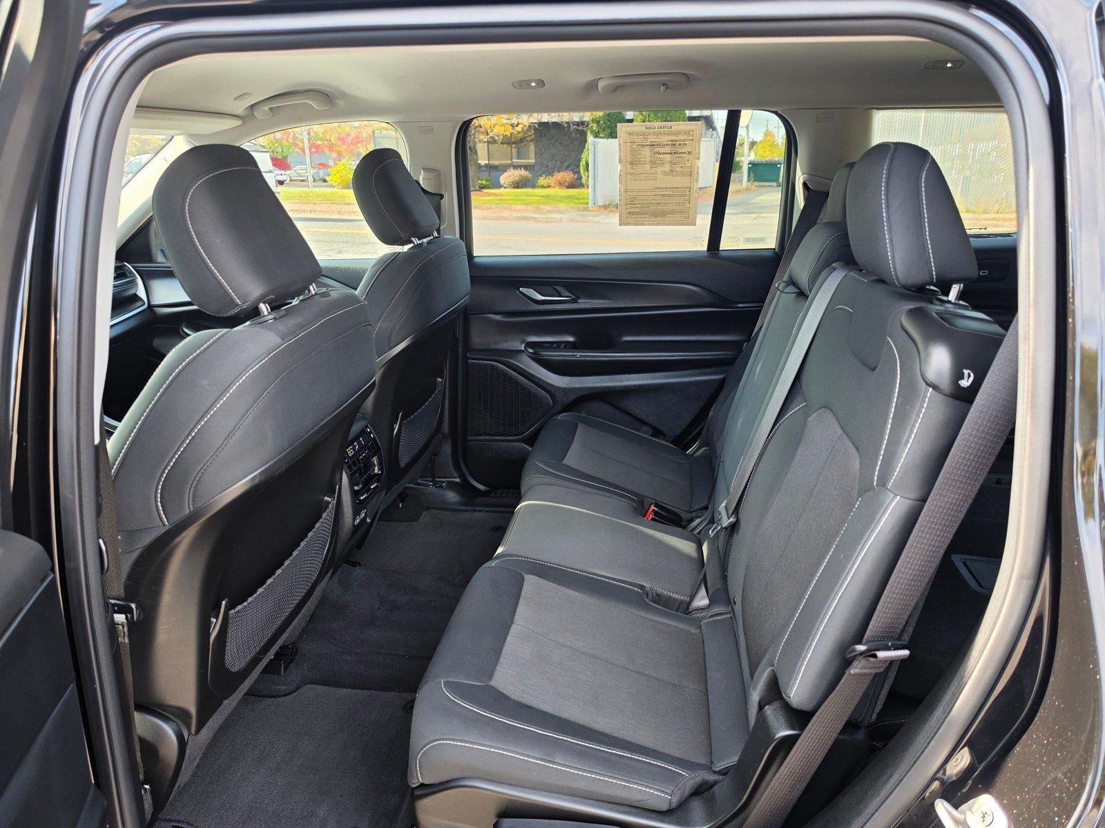 2023 Jeep Grand Cherokee L Laredo 4x2