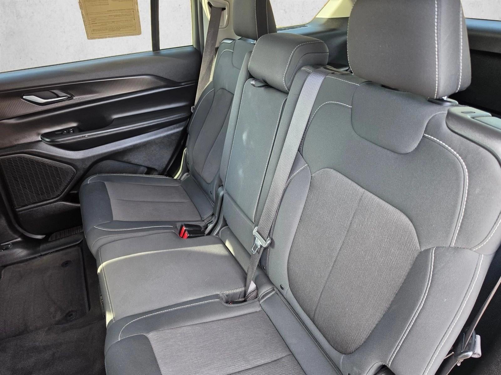 2023 Jeep Grand Cherokee L Laredo 4x2