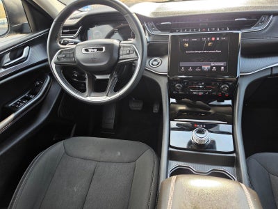 2023 Jeep Grand Cherokee L Laredo 4x2