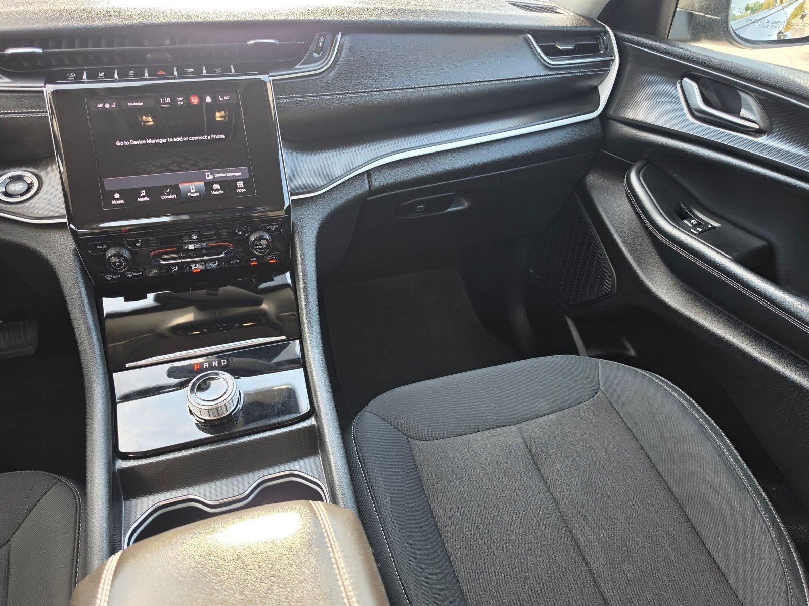 2023 Jeep Grand Cherokee L Laredo 4x2