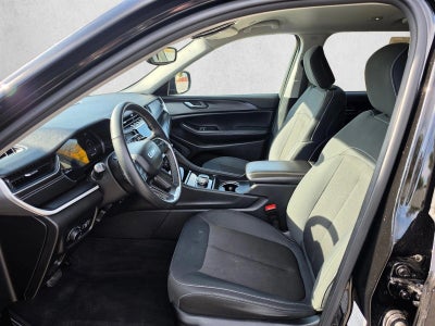 2023 Jeep Grand Cherokee L Laredo 4x2