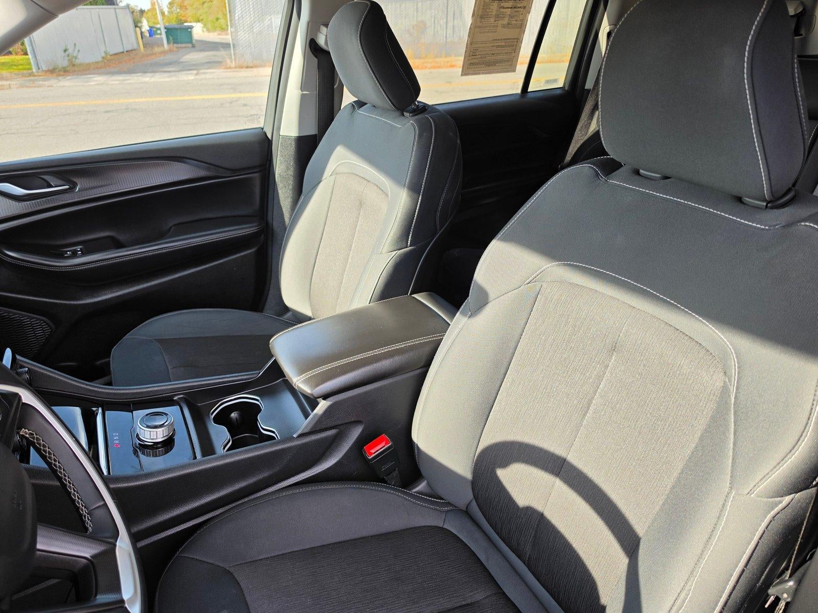 2023 Jeep Grand Cherokee L Laredo 4x2