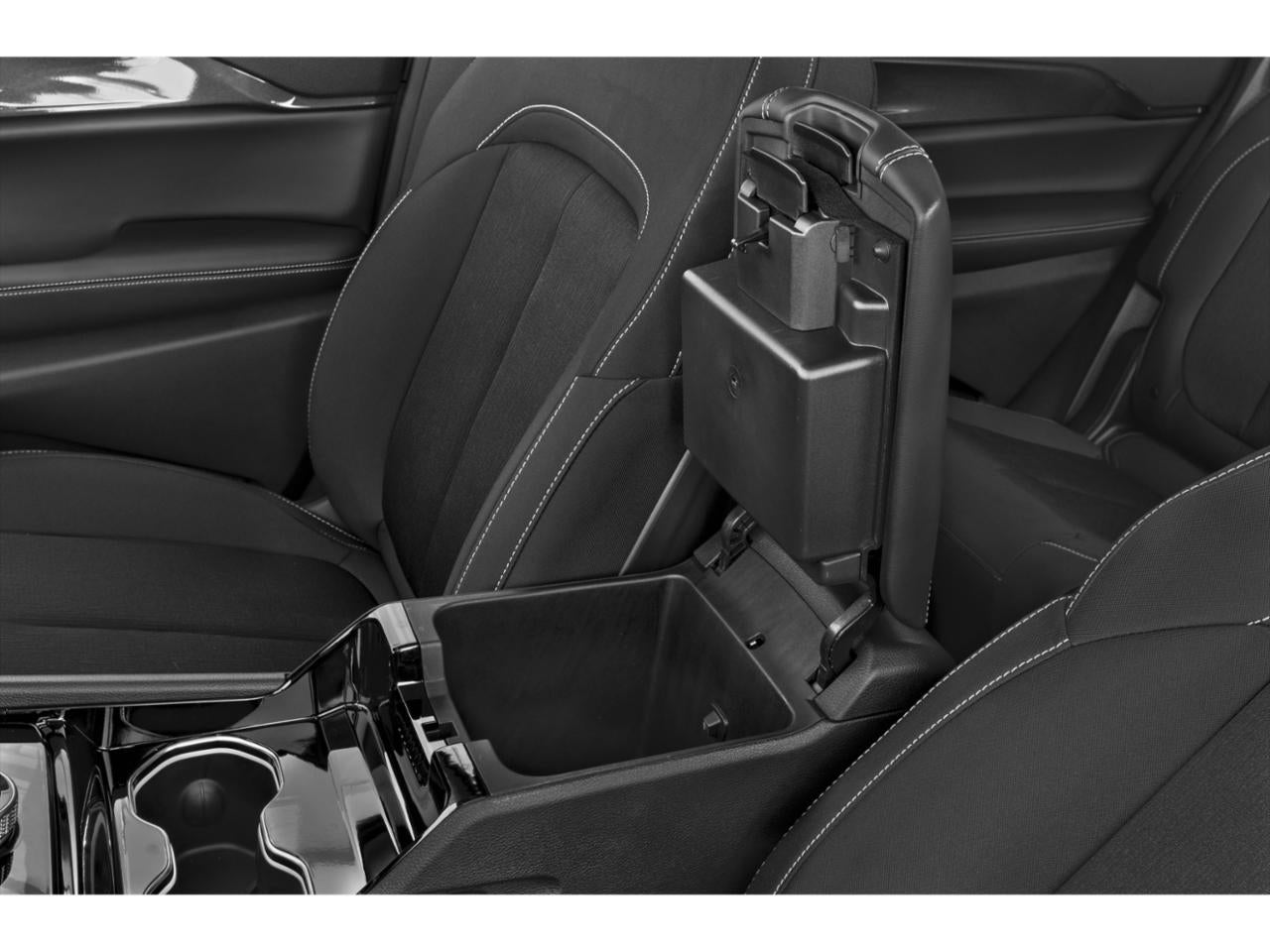 2023 Jeep Grand Cherokee L Laredo 4x2