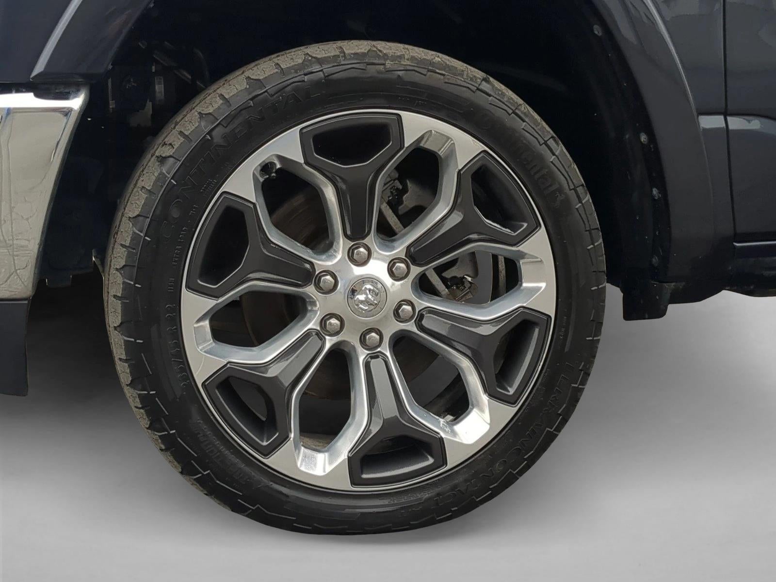 2019 RAM 1500 Longhorn 4x4 Crew Cab 5'7" Box