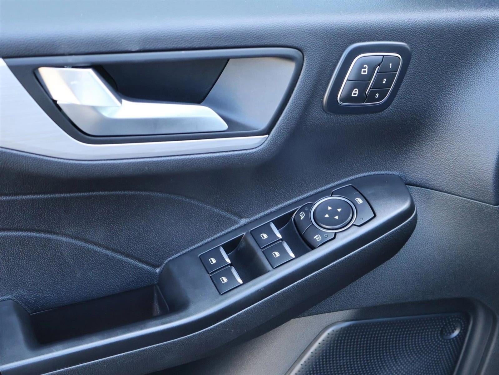 2025 Ford Escape Platinum AWD