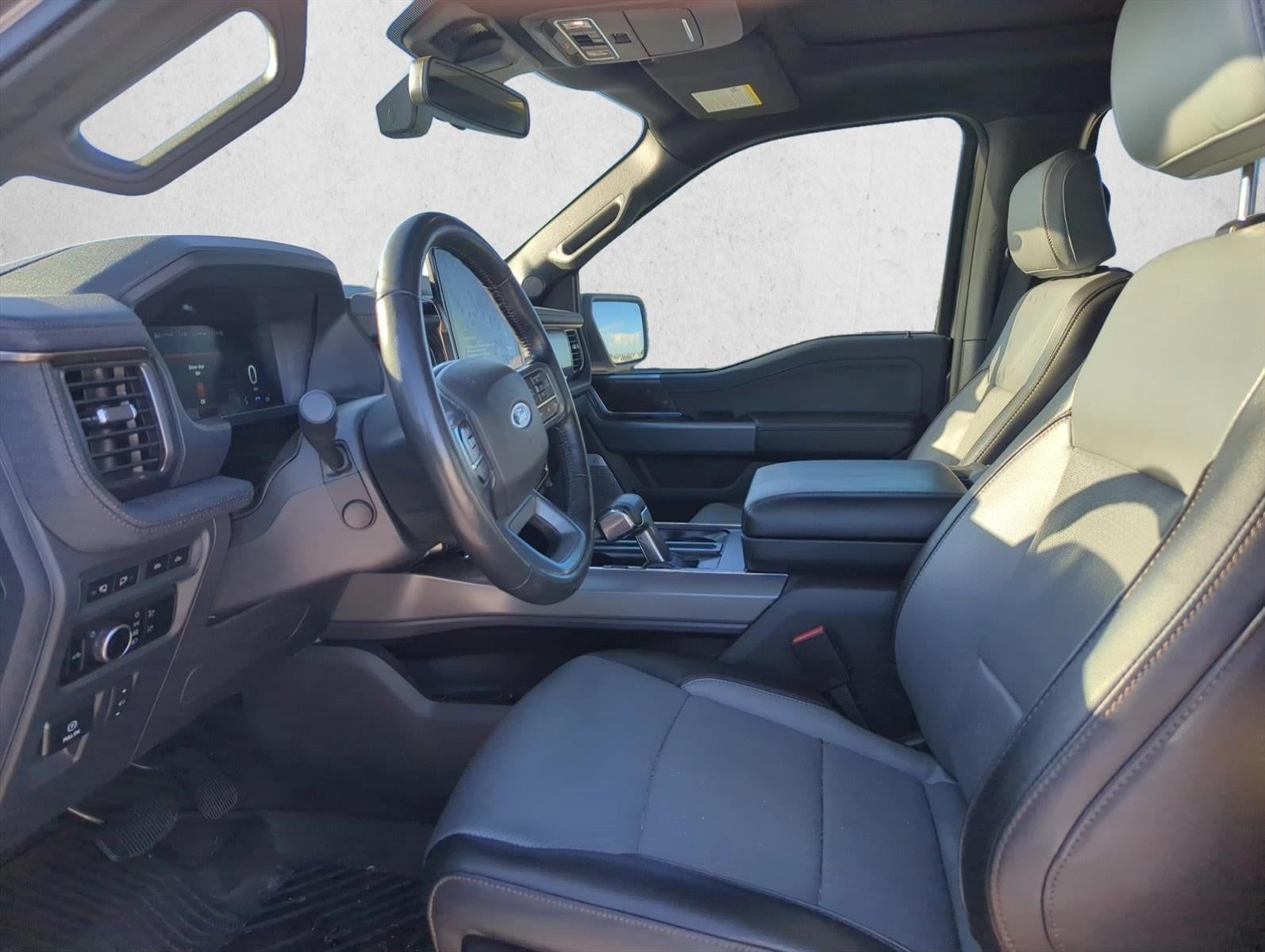 2023 Ford F-150 Lightning LARIAT 4WD SuperCrew 5.5' Box