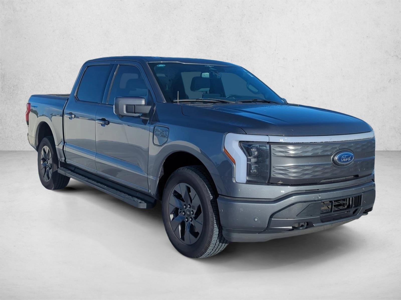 2023 Ford F-150 Lightning LARIAT 4WD SuperCrew 5.5' Box