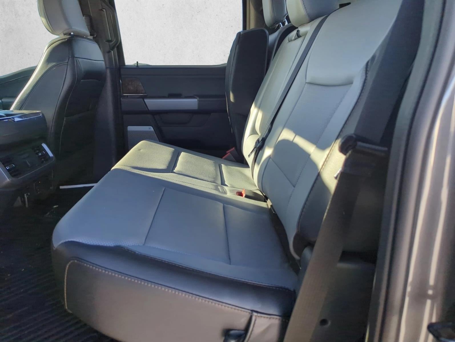 2023 Ford F-150 Lightning LARIAT 4WD SuperCrew 5.5' Box