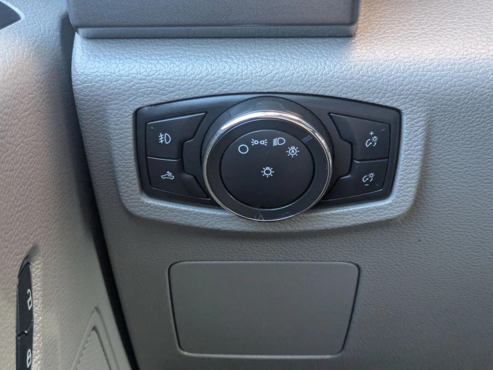 2015 Ford F-150 4WD SuperCrew 5-1/2 Ft Box XLT