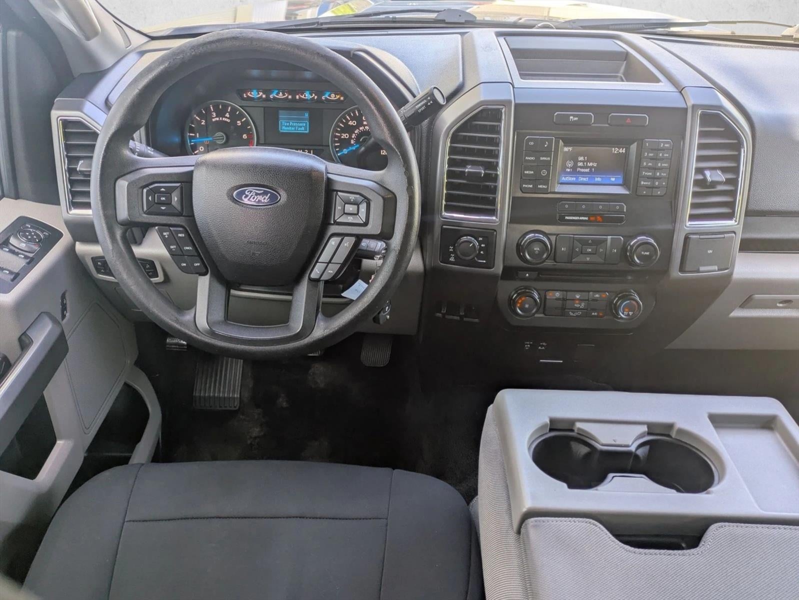 2015 Ford F-150 4WD SuperCrew 5-1/2 Ft Box XLT
