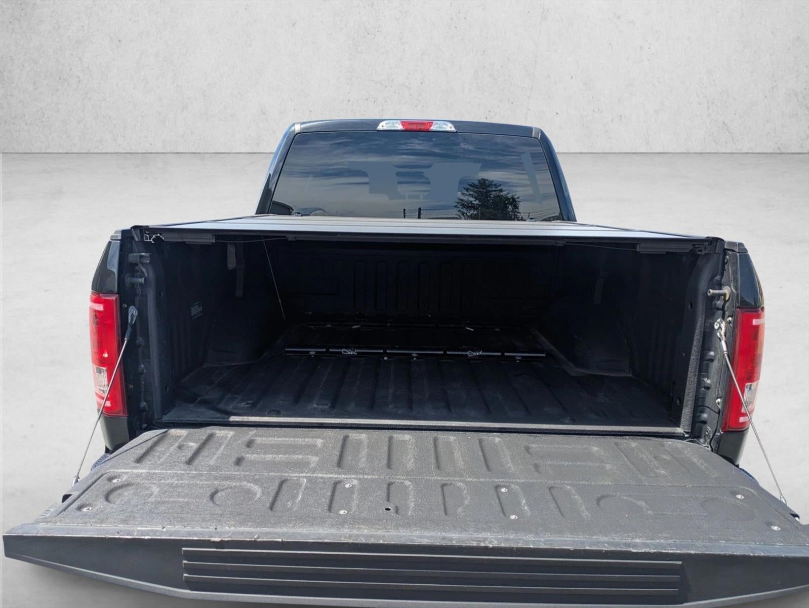 2015 Ford F-150 4WD SuperCrew 5-1/2 Ft Box XLT