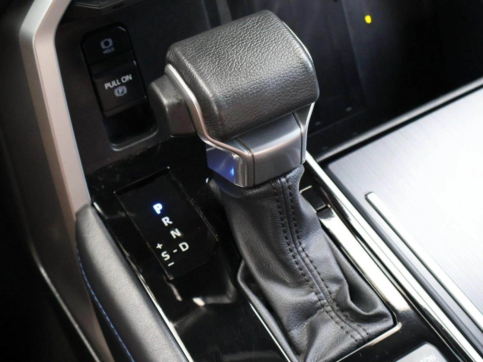 2023 Toyota Tundra 4WD 4WD Platinum CrewMax 5.5' Bed (Natl)