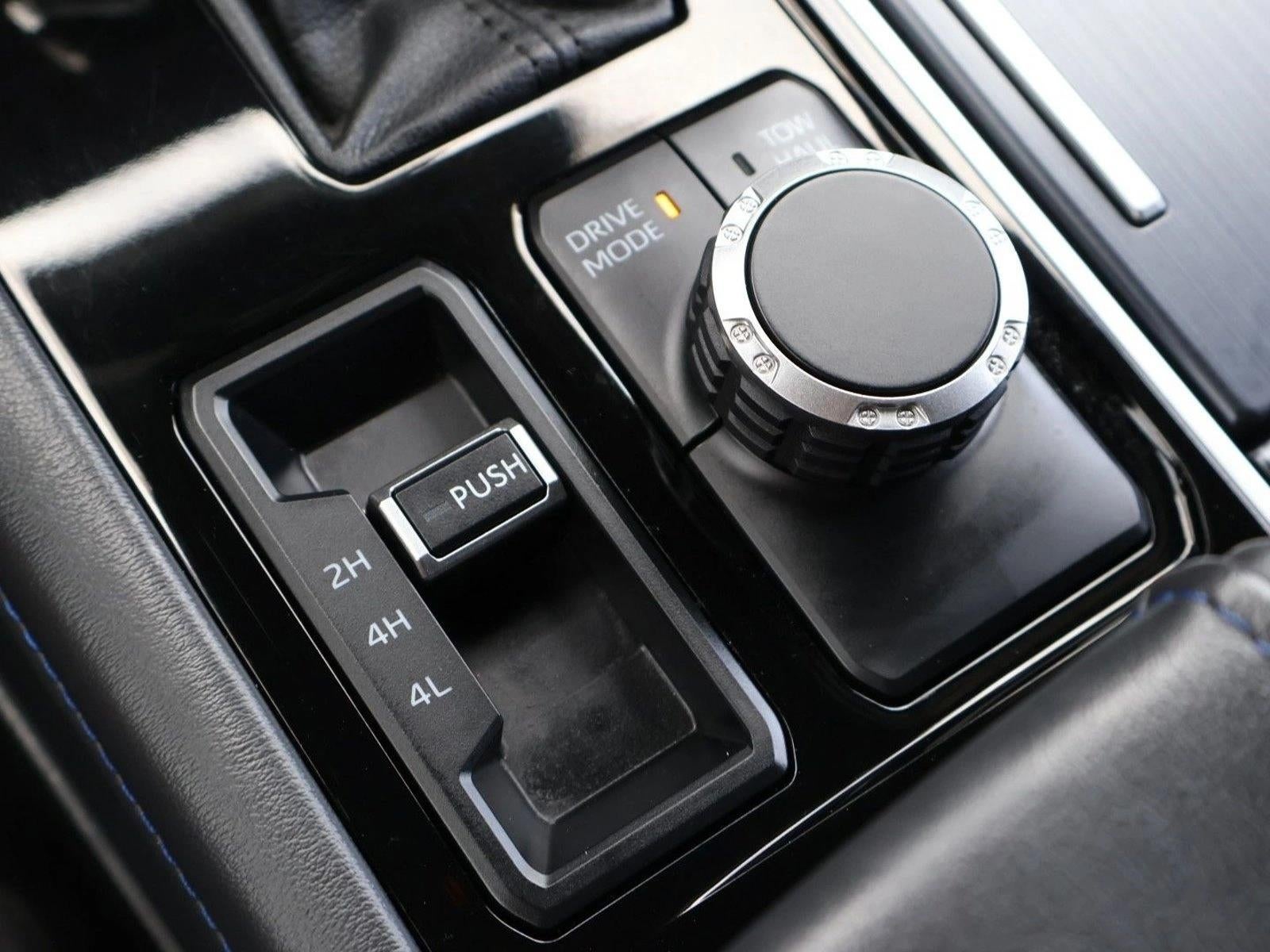 2023 Toyota Tundra 4WD 4WD Platinum CrewMax 5.5' Bed (Natl)