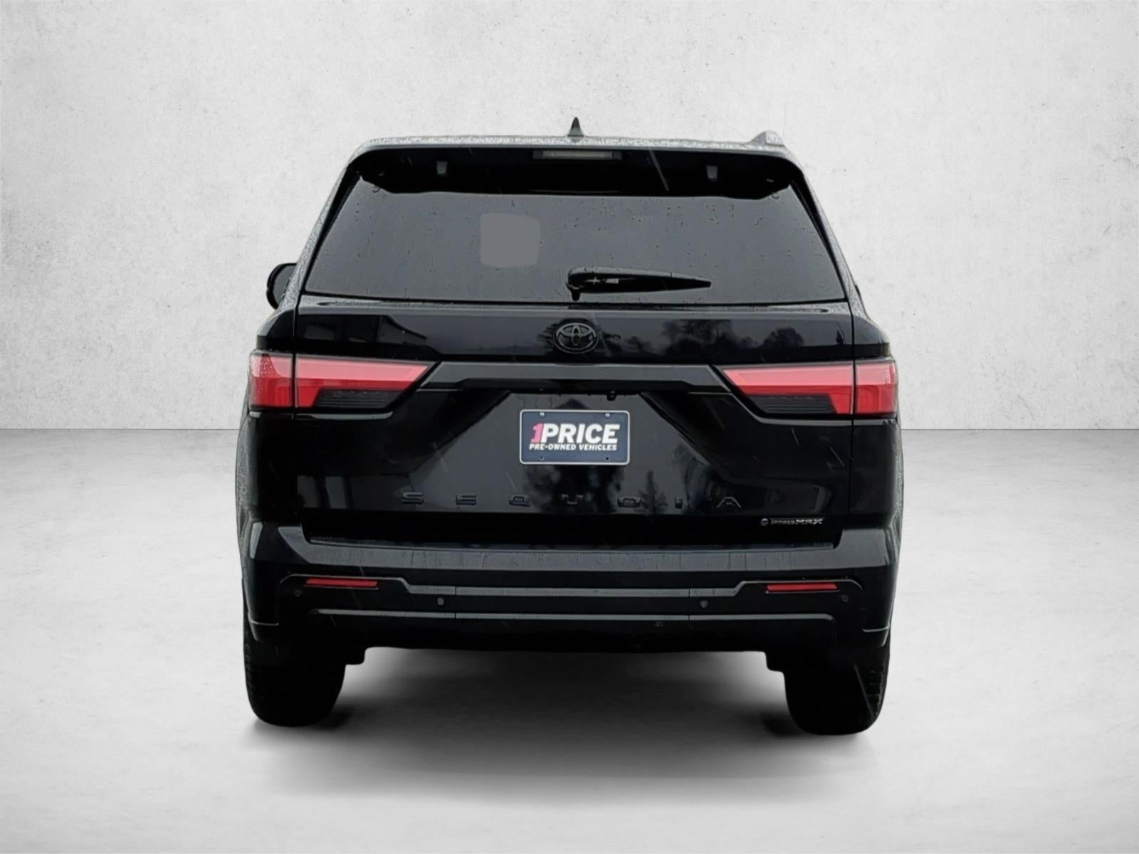 2025 Toyota Sequoia Platinum 4WD (Natl)