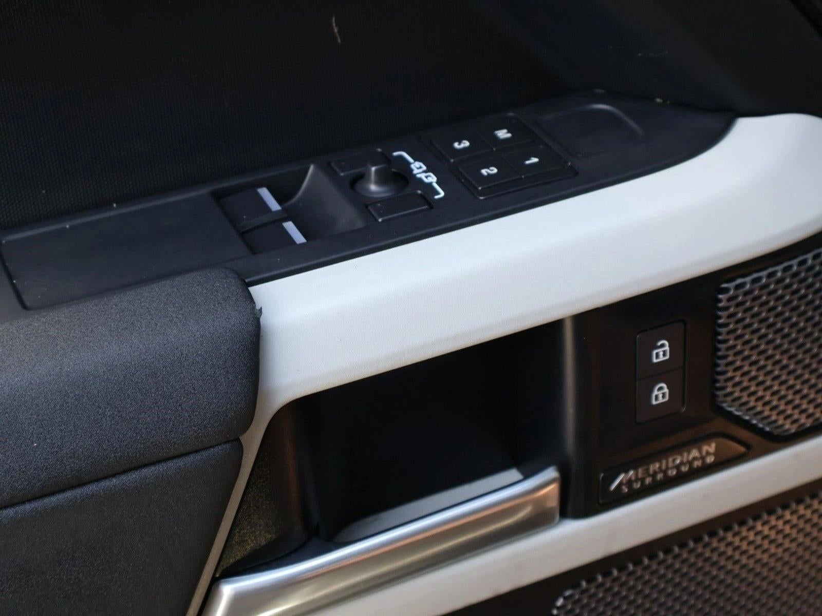 2023 Land Rover Defender 90 X-Dynamic SE AWD