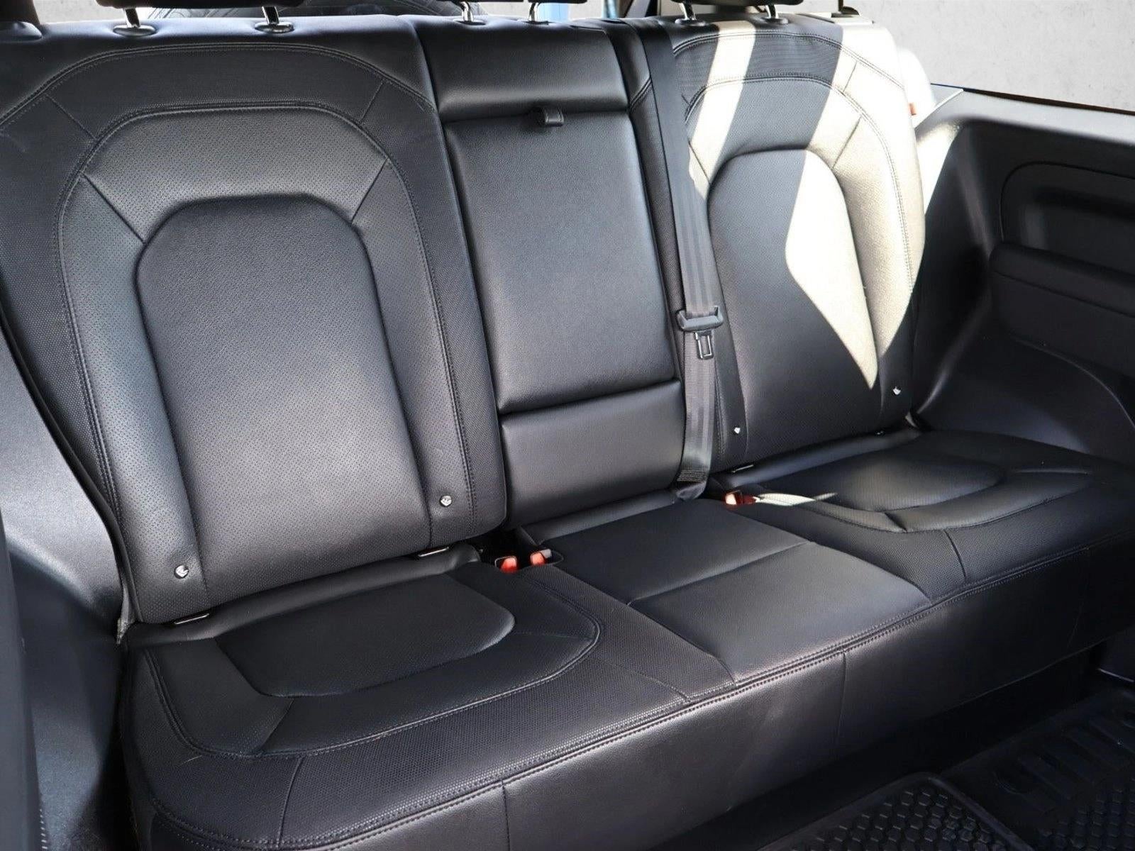 2023 Land Rover Defender 90 X-Dynamic SE AWD