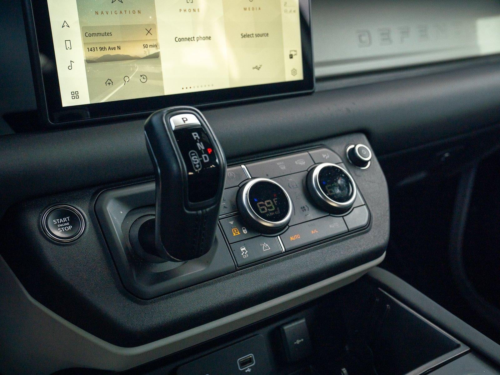 2024 Land Rover Defender 110 P400 X-Dynamic SE