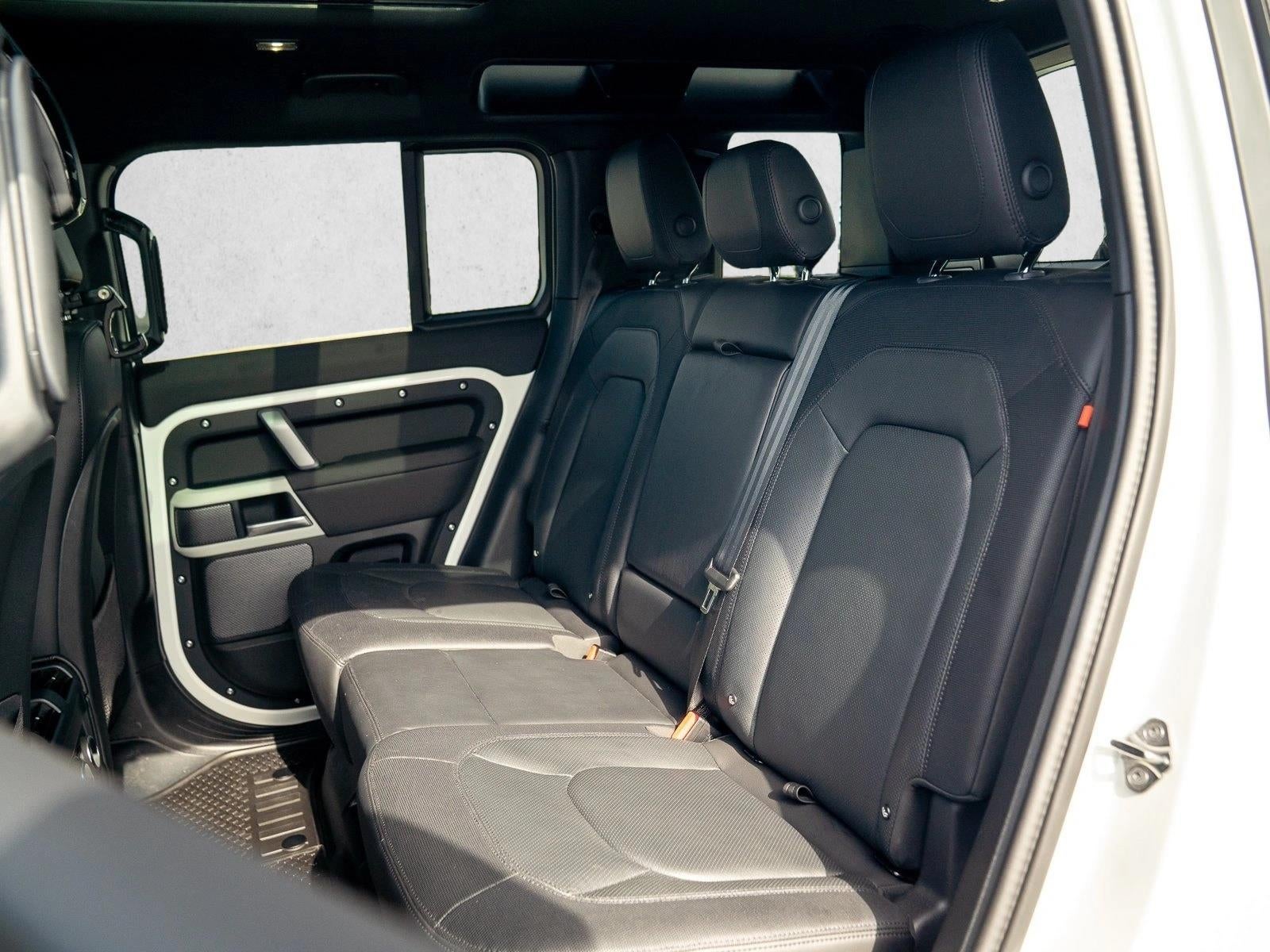 2024 Land Rover Defender 110 P400 X-Dynamic SE