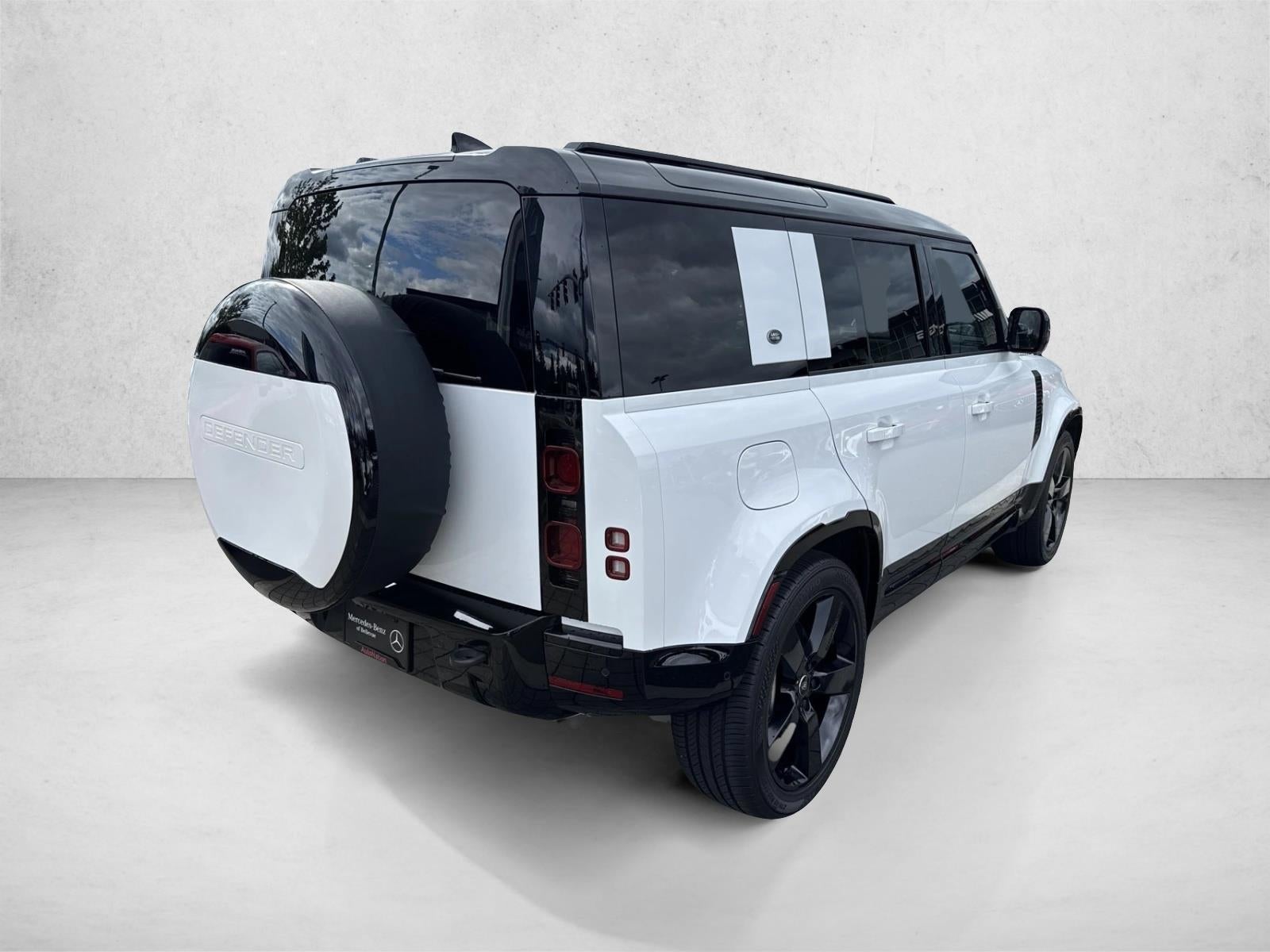 2024 Land Rover Defender 110 P400 X-Dynamic SE