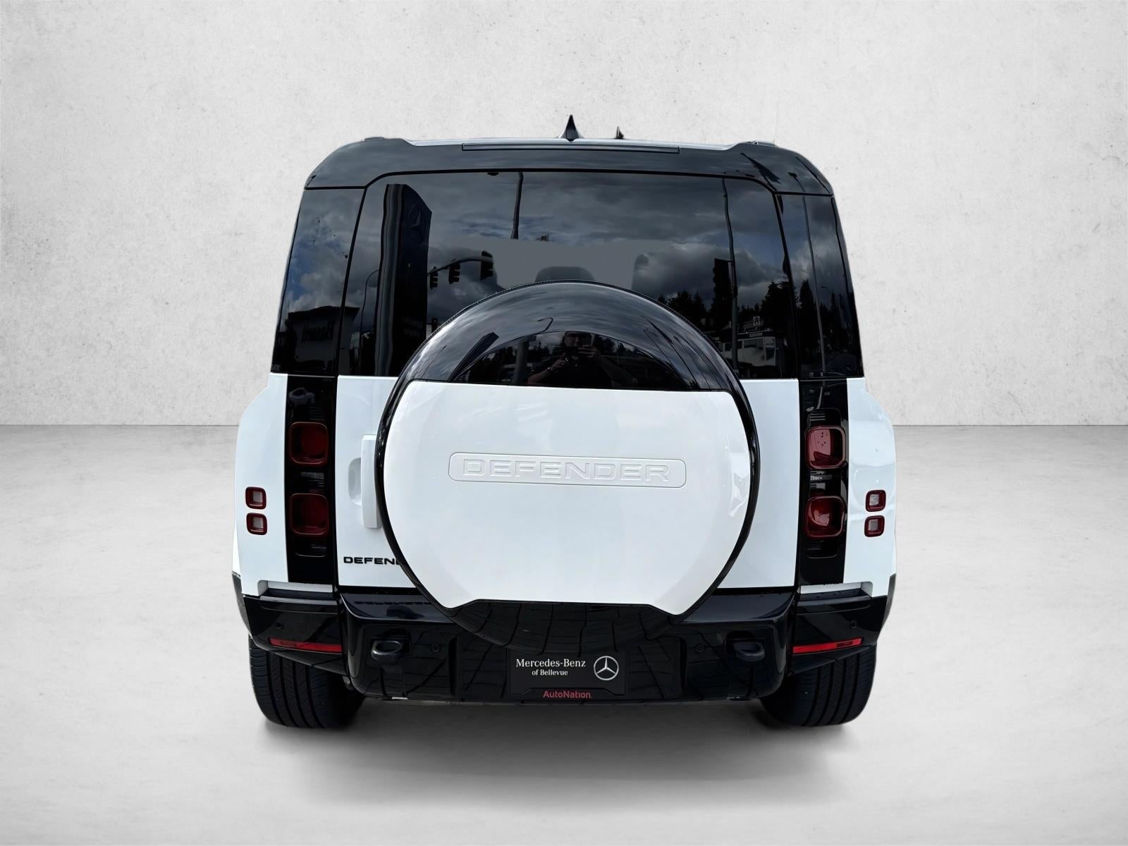 2024 Land Rover Defender 110 P400 X-Dynamic SE