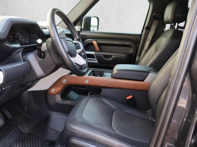 2024 Land Rover Defender 130 P400 X-Dynamic SE