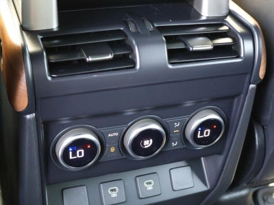 2024 Land Rover Defender 130 P400 X-Dynamic SE