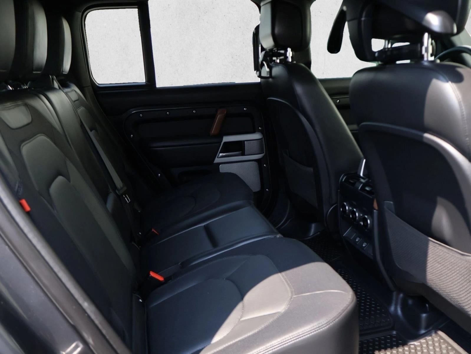 2024 Land Rover Defender 130 P400 X-Dynamic SE