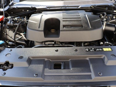 2024 Land Rover Defender 130 P400 X-Dynamic SE