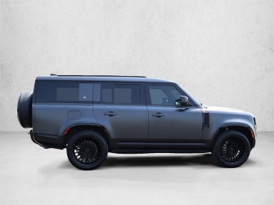 2024 Land Rover Defender 130 P400 X-Dynamic SE